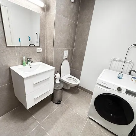 Modern Basement 1bhk Private Entry Stavanger