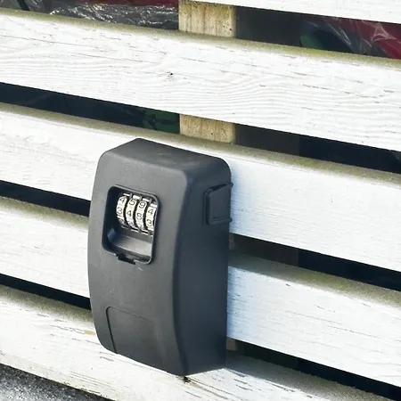 Apartment Modern Basement 1bhk Private Entry *