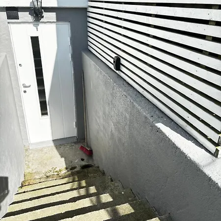 Modern Basement 1bhk Private Entry Stavanger